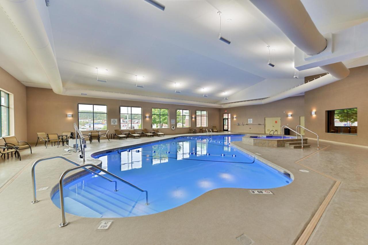 Holiday Inn Express Breezewood By Ihg Eksteriør bilde