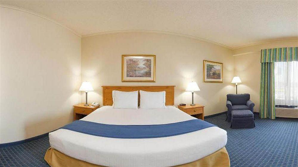 Holiday Inn Express Breezewood By Ihg Eksteriør bilde
