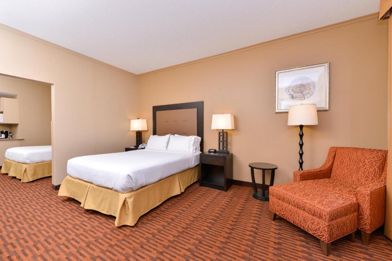 Holiday Inn Express Breezewood By Ihg Eksteriør bilde
