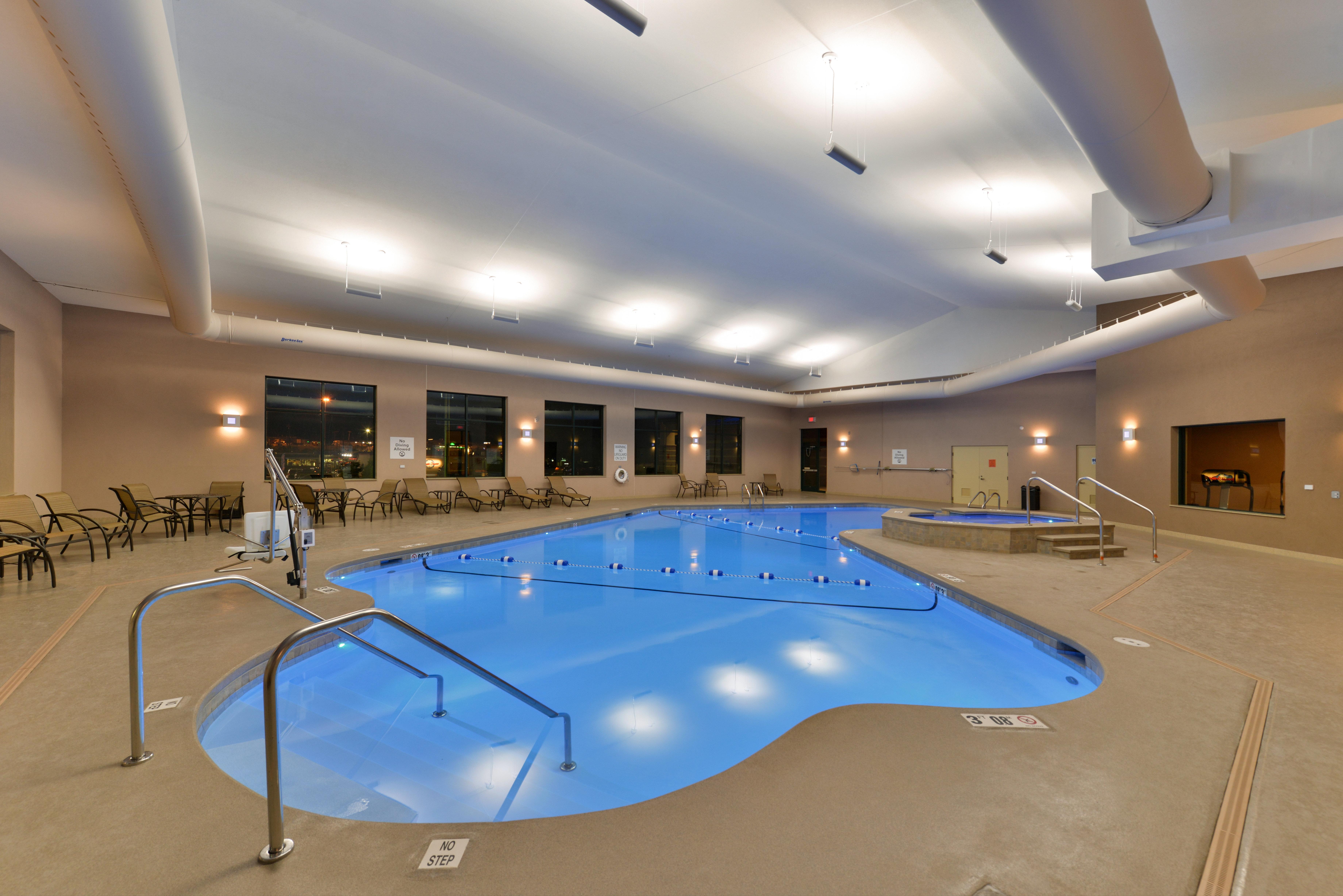 Holiday Inn Express Breezewood By Ihg Eksteriør bilde