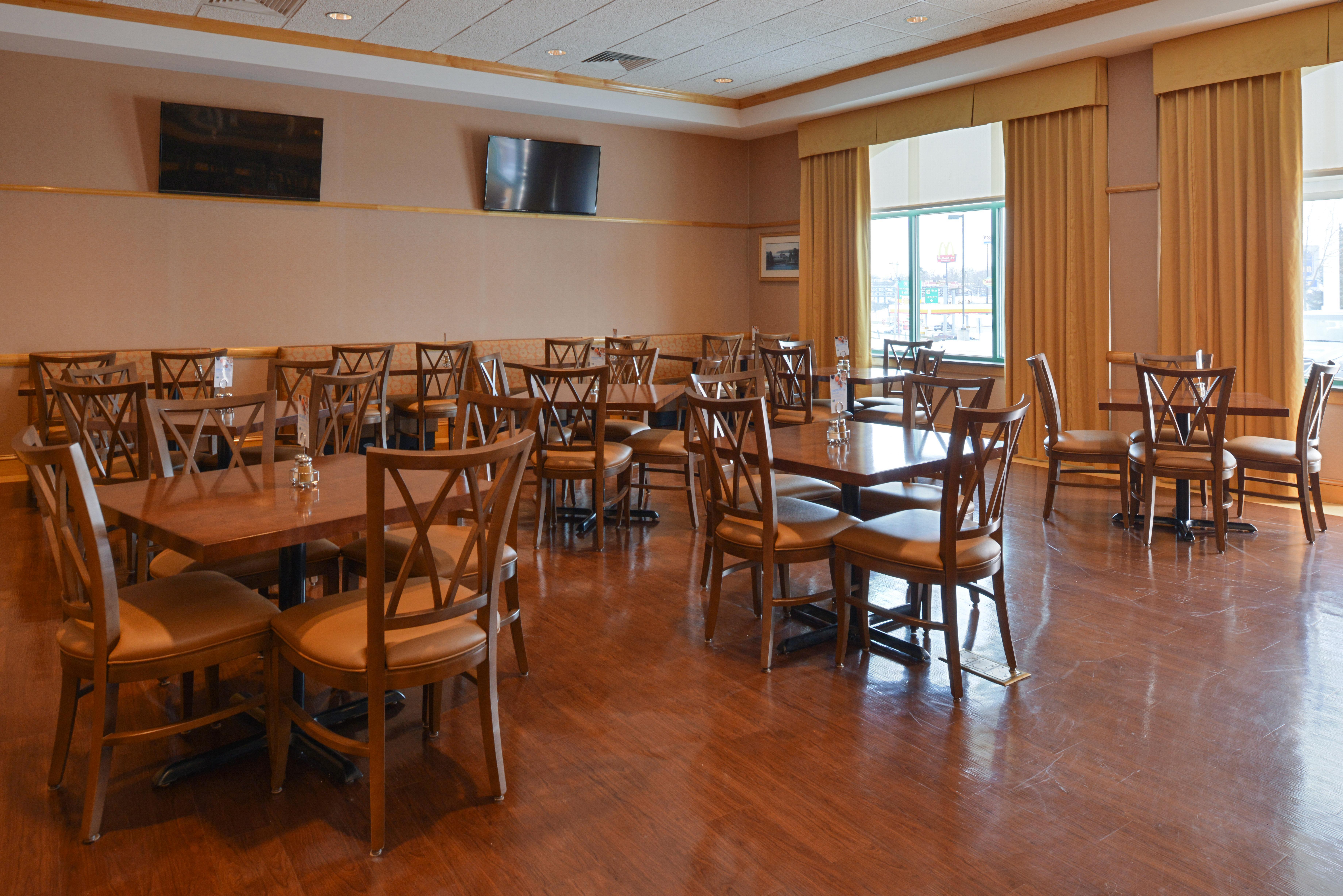 Holiday Inn Express Breezewood By Ihg Eksteriør bilde