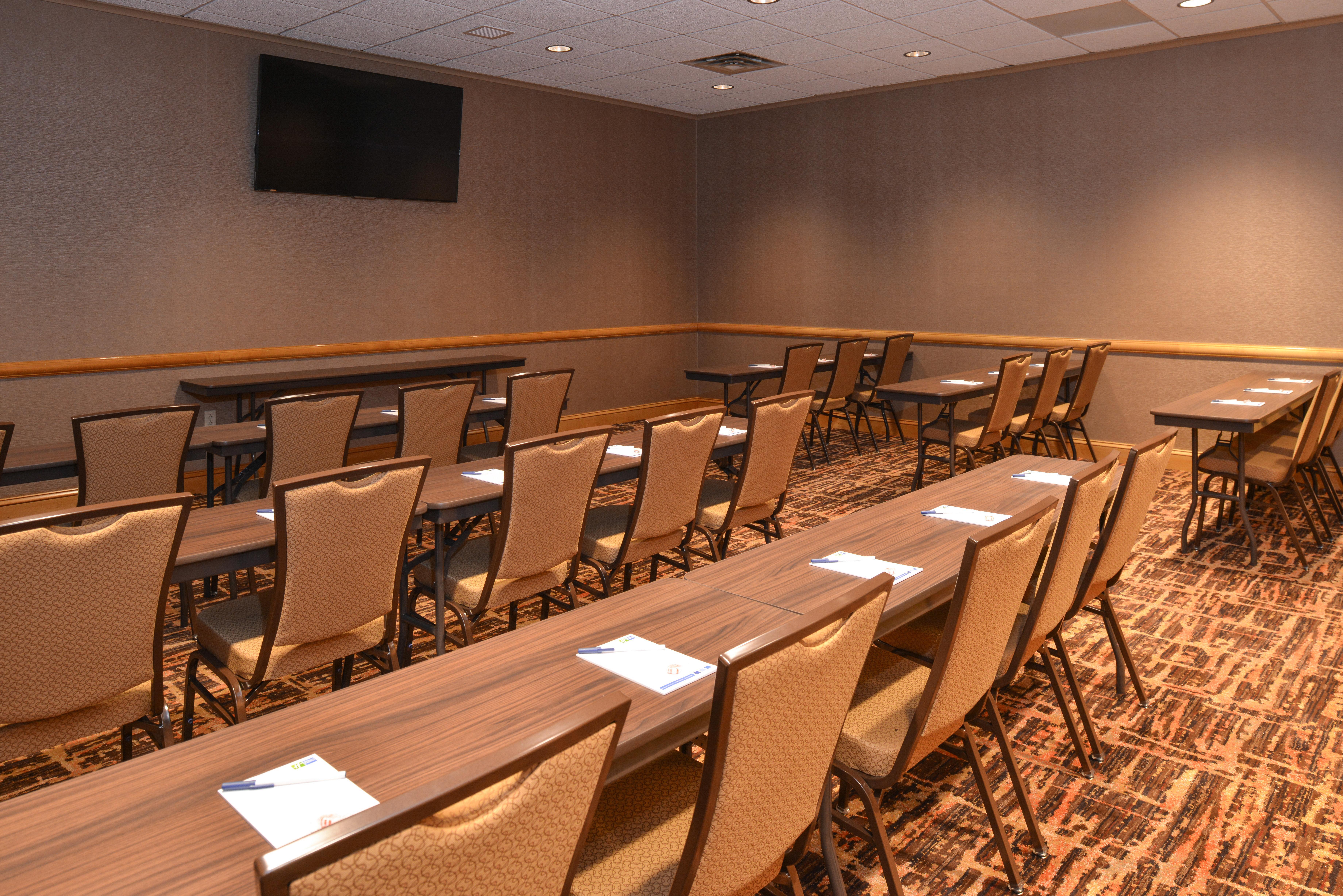 Holiday Inn Express Breezewood By Ihg Eksteriør bilde