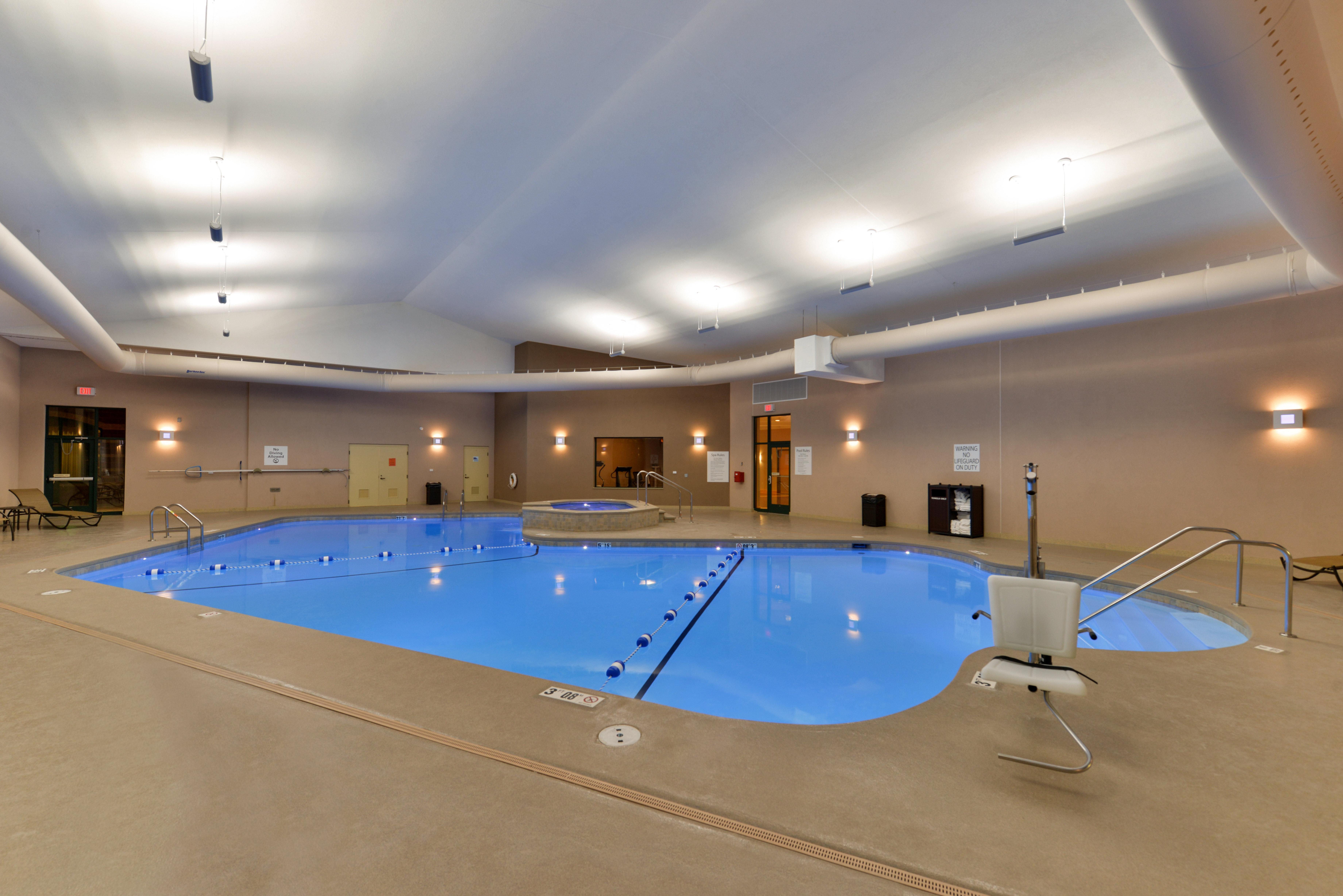 Holiday Inn Express Breezewood By Ihg Eksteriør bilde
