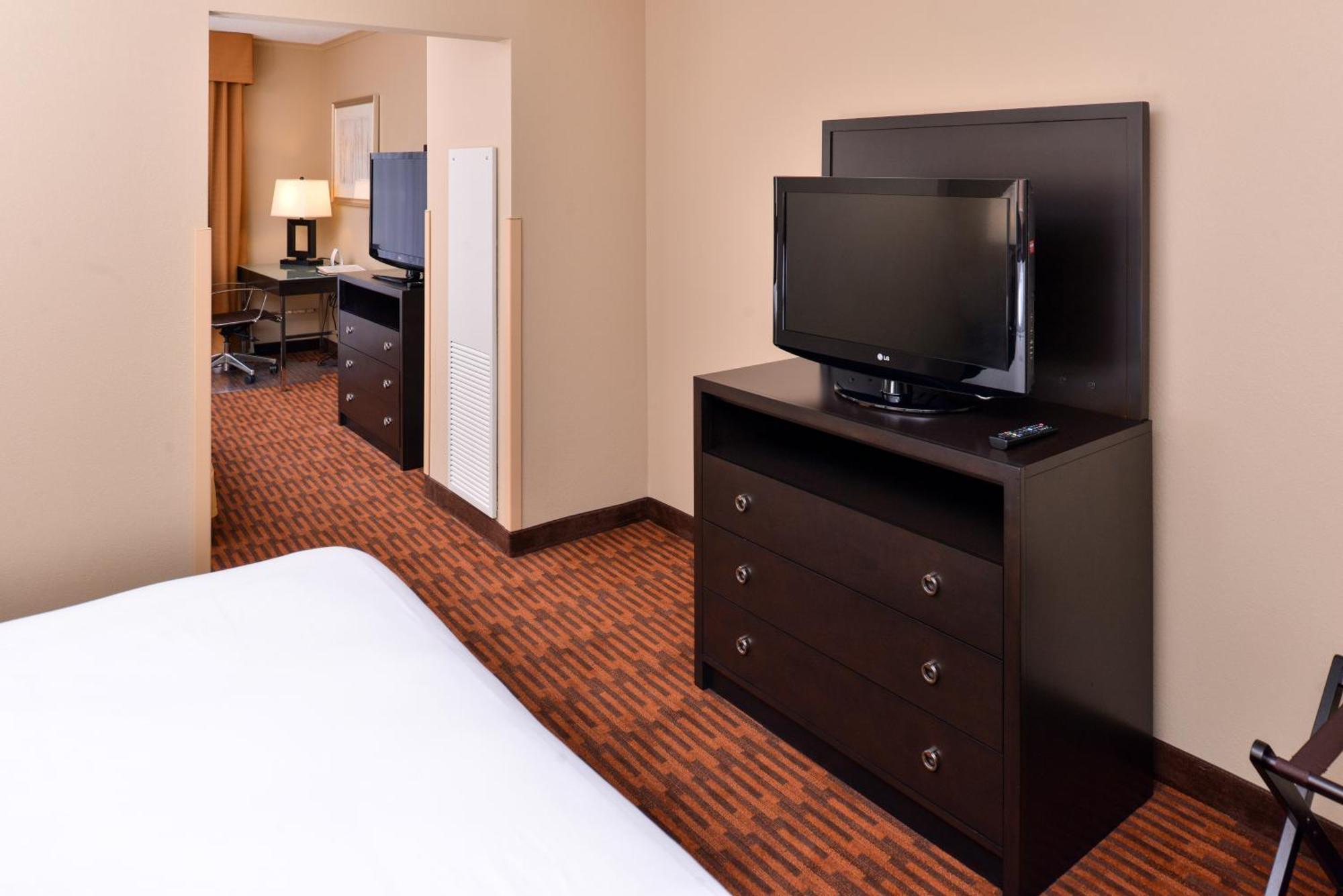 Holiday Inn Express Breezewood By Ihg Eksteriør bilde