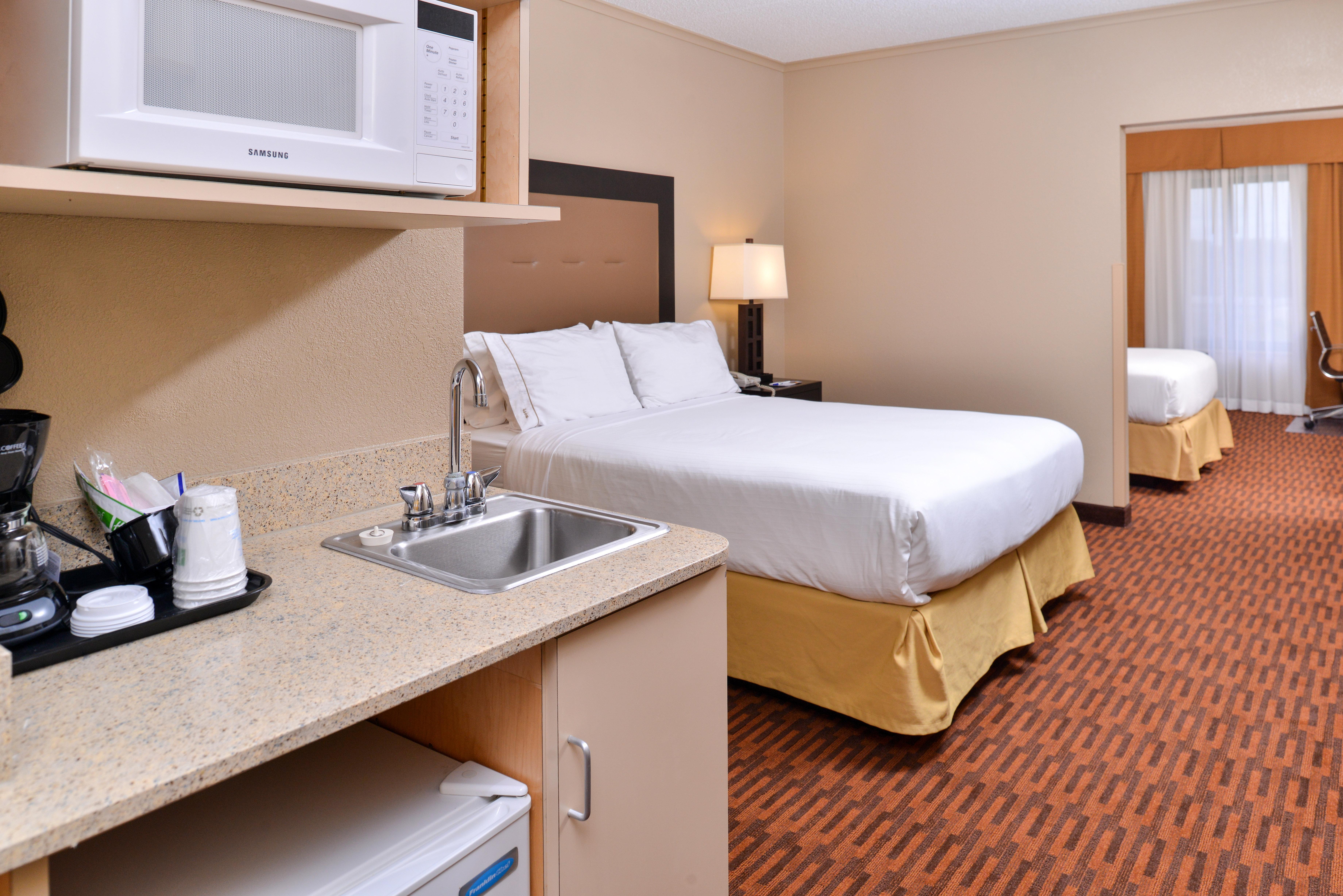 Holiday Inn Express Breezewood By Ihg Eksteriør bilde