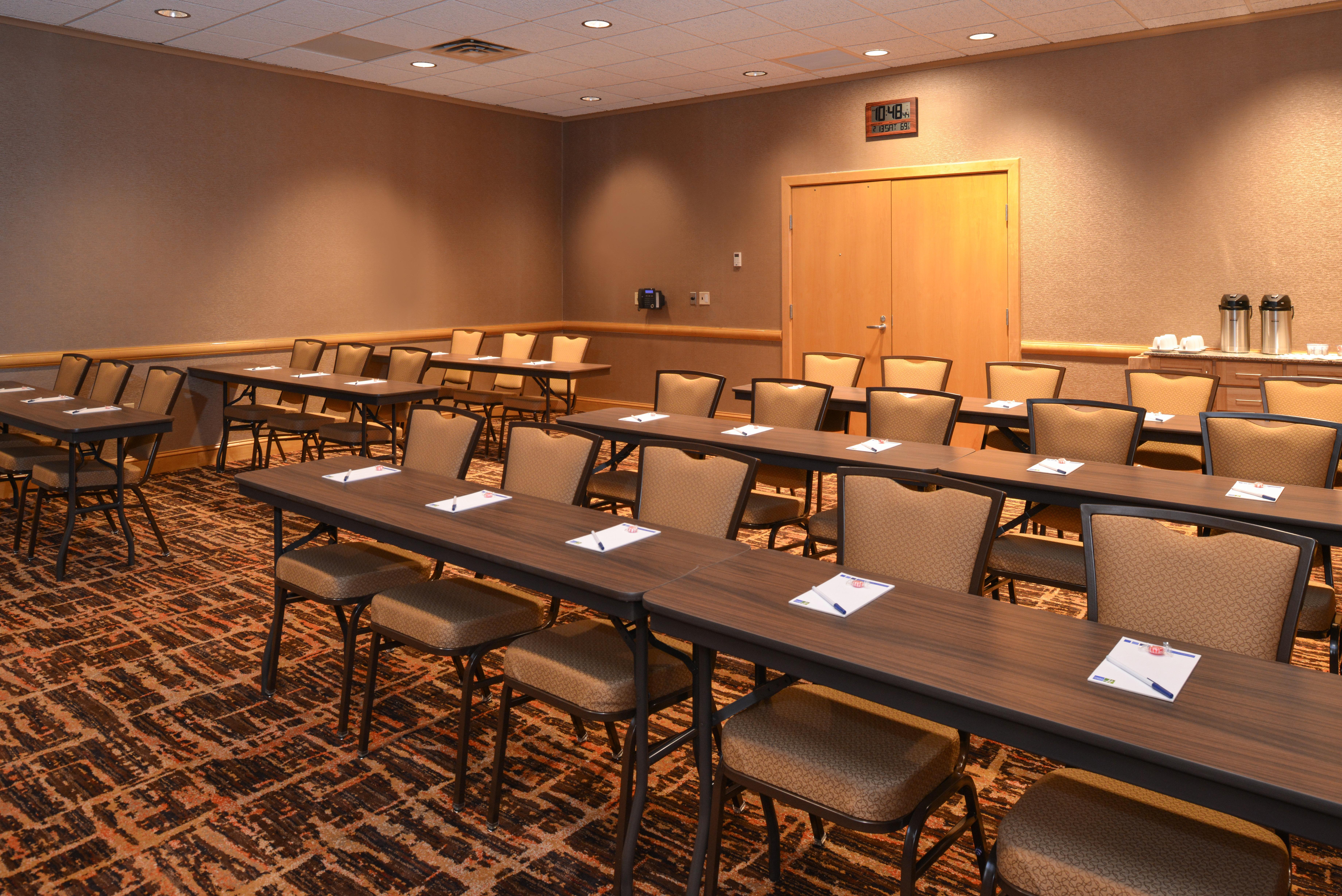Holiday Inn Express Breezewood By Ihg Eksteriør bilde